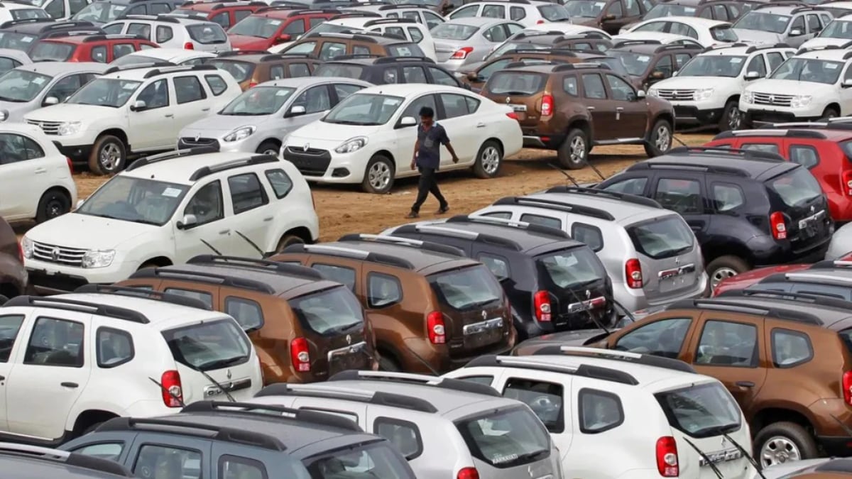 India Passenger Vehicle Car Sales Record 2025 Statistics Maruti Suzuki Mahindra Tata Motors Hyundai Market Growth