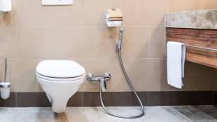 public toilets Pune, Namdar Gopal Krishna Gokhale road sanitation, Jungli Maharaj road toilets, Pune women restroom issues, public sanitation Pune,