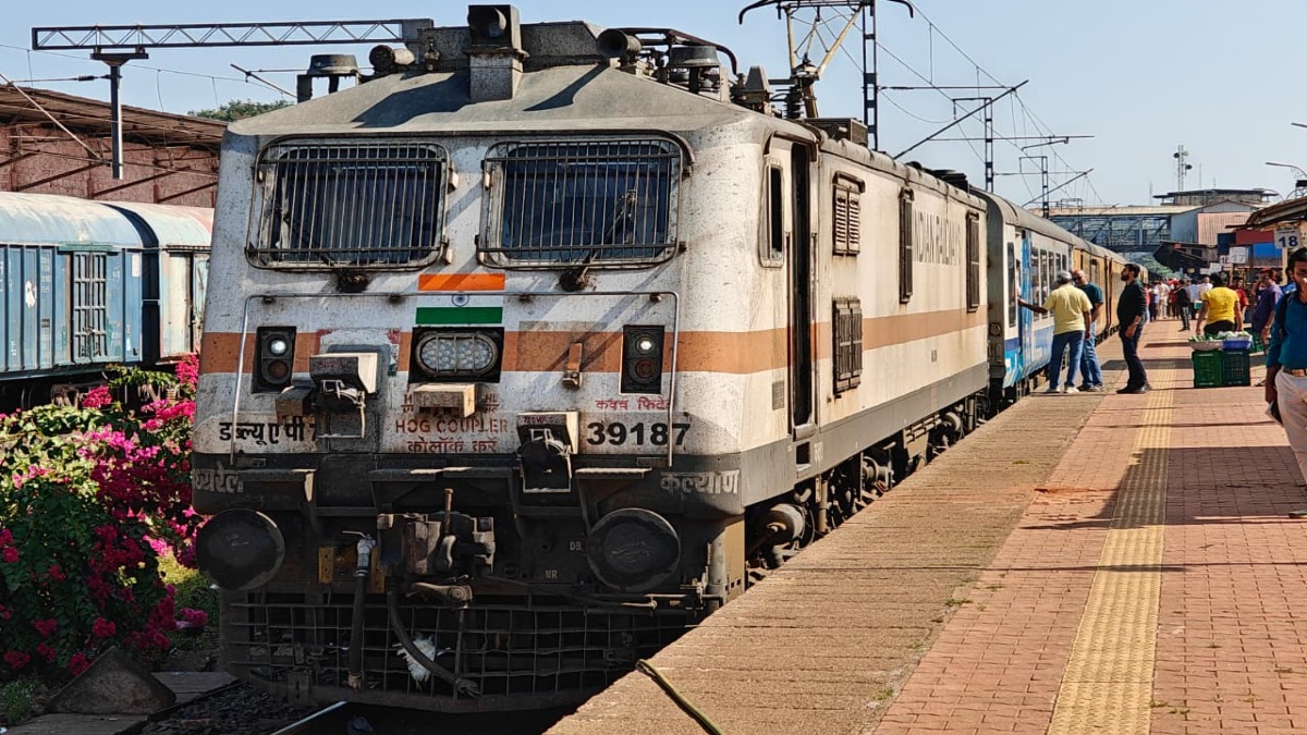 konkan railway diva sawantwadi express new timetable schedule