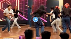 ‘धुरंदर’मधील अक्षय खन्नाच्या फेमस गाण्यावर तरुण-तरूणी बेभान झाल्या; स्टेजवर केलं असं काही की… पाहा VIDEO