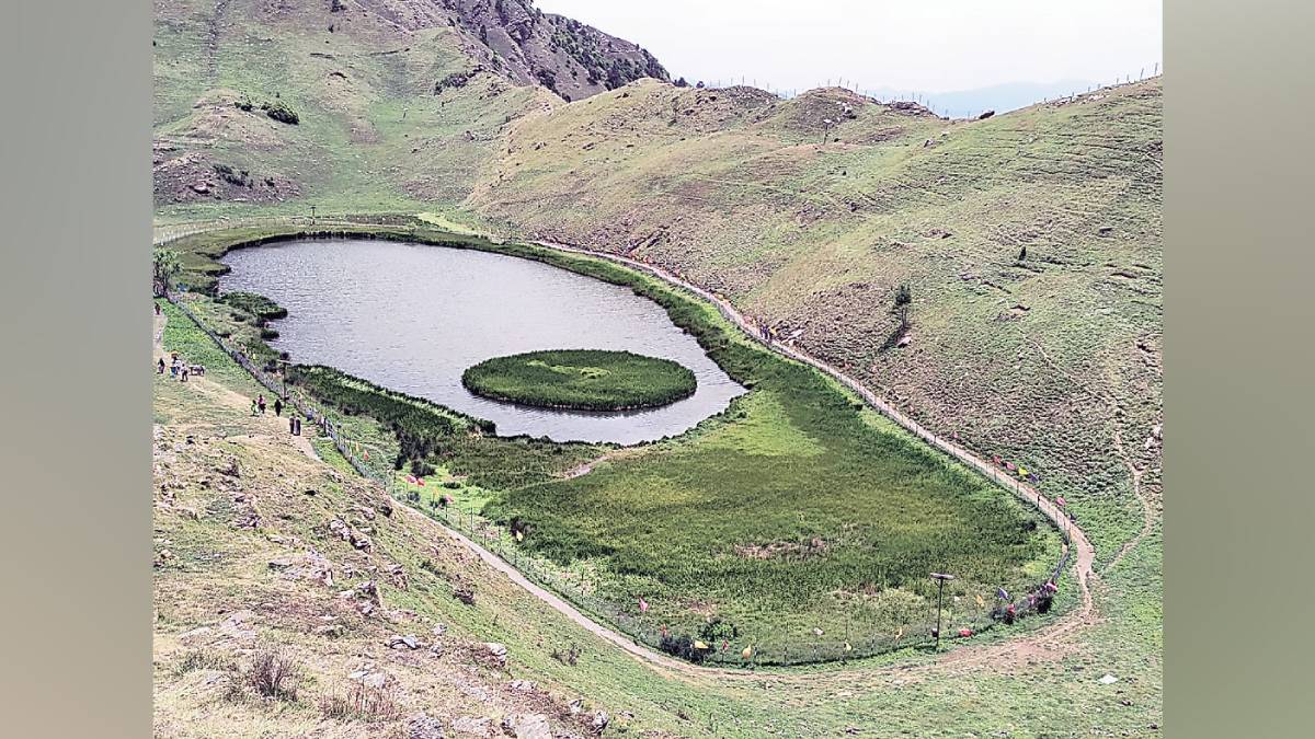 Himachal family trip, Manali sightseeing, Naggar Castle visit, Atal tunnel travel, Tirthan Valley trek, Himachal local cuisine, Himachal waterfalls,