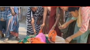 Akola Municipal Election Saree Distribution Controversy Women Burn Sarees Protest