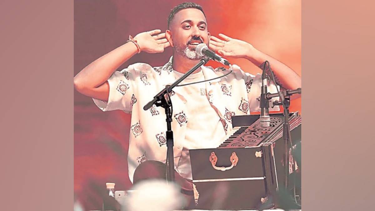 Bhajan Clubbing, devotional events revival, spiritual music events, millennial spirituality, Gen Z bhajan trends, upbeat bhajans, family-friendly spiritual gatherings, modern bhajan concerts, collective chanting benefits, alcohol-free spiritual events, भजन क्लबिंग, मेट्रो सिटी,