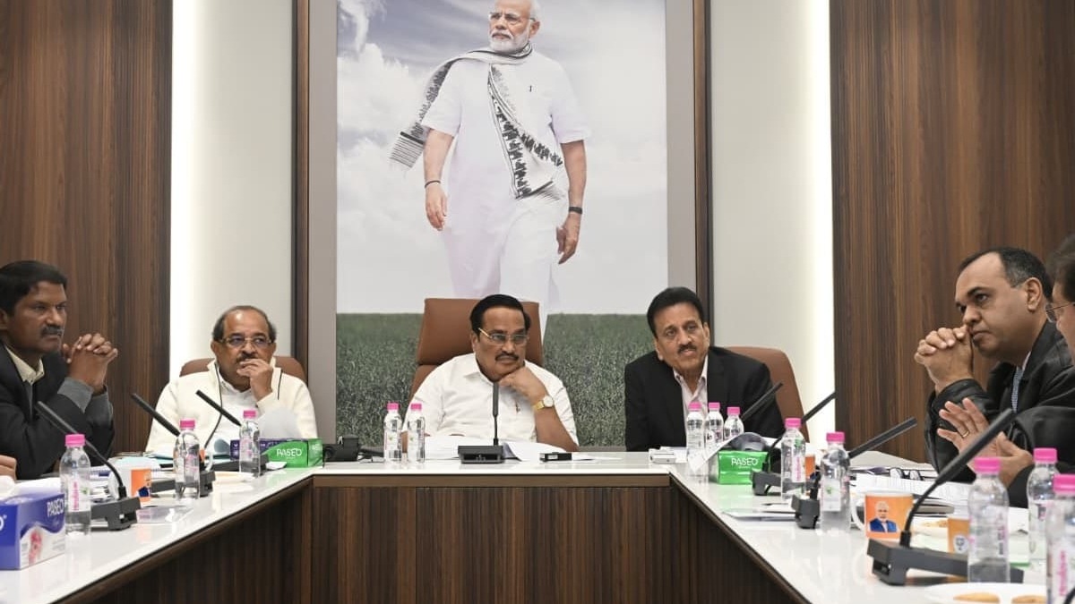 Maharashtra River Linking Nilwande Dam Projects Center Funding Request Delhi Meeting Vikhe Mahajan Union Minister CR Patil