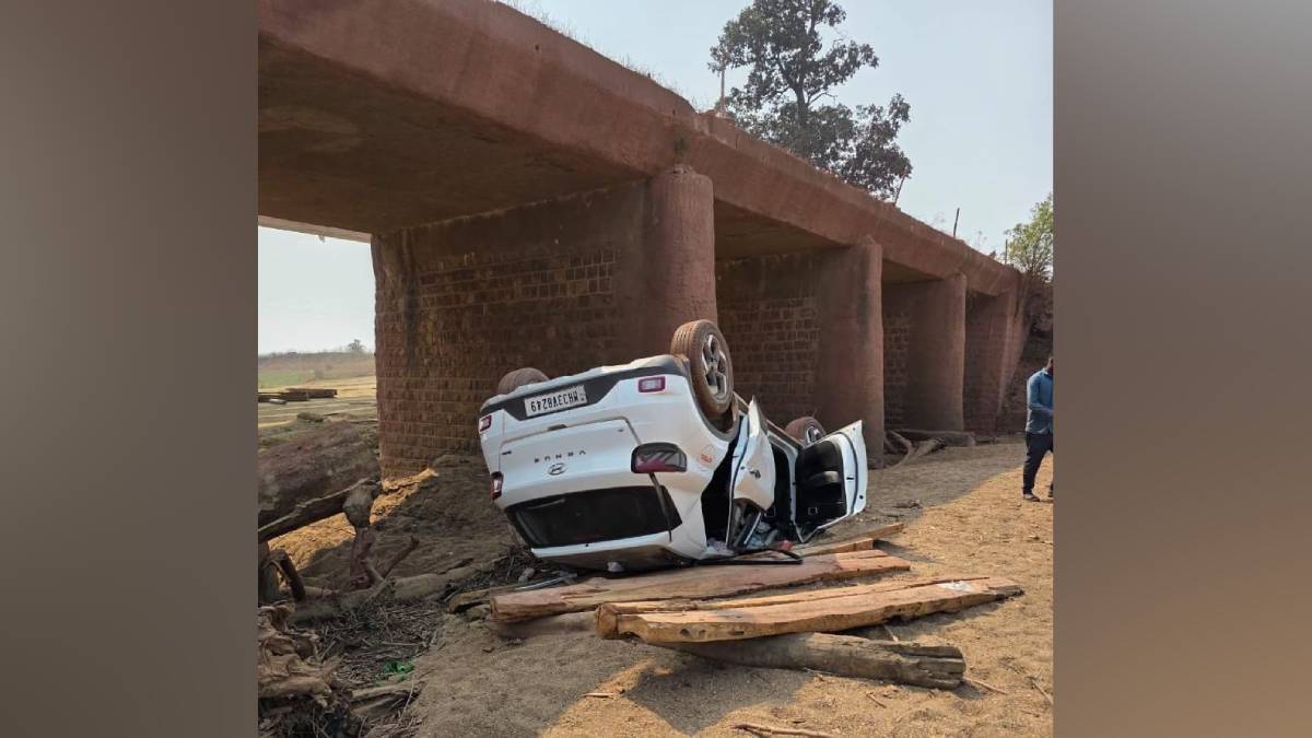 Gadchiroli accident, Dina river bridge crash, fatal car accident Maharashtra, Gadchiroli news, family tragedy Gadchiroli, bridge safety Maharashtra, Gadchiroli police news, fatal road accidents India, funeral accident news,