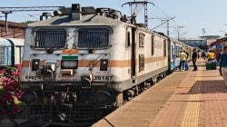 Special Trains : प्रवाशांच्या सुविधेसाठी राज्यांतर्गत विशेष रेल्वेगाड्या धावणार…