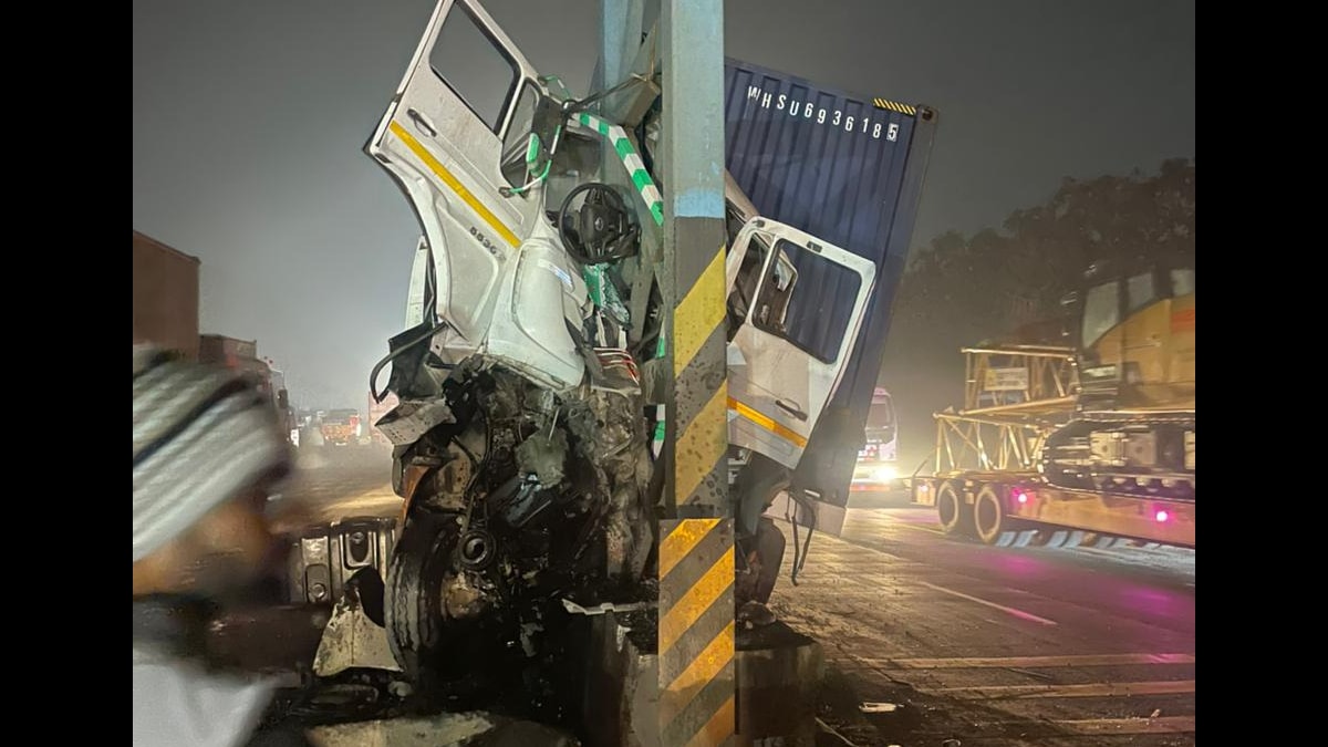 mumbai ahmedabad highway accident death trap vasai palghar road safety issues traffic police report