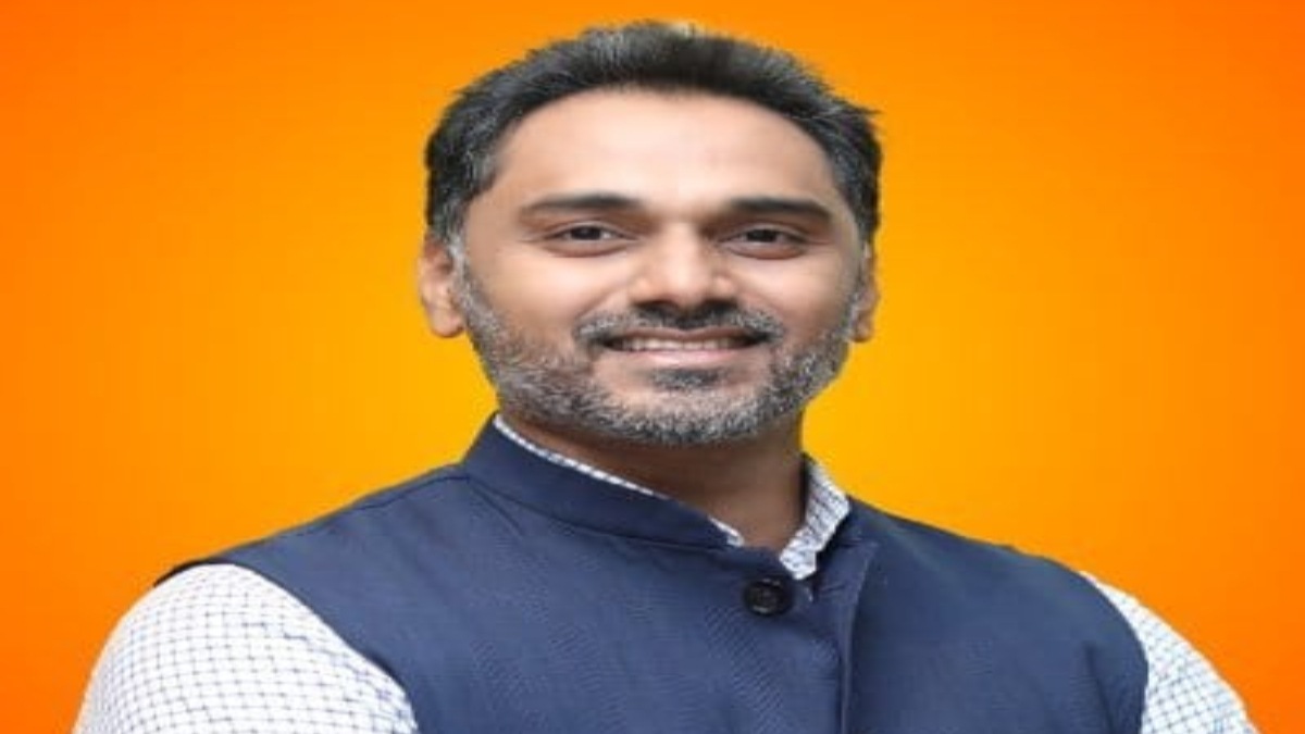 Nandurbar Guardian Minister post vacant after Manikrao Kokate resignation Yogesh Kadam hoist national flag