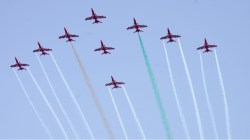 ​Nashik Suryakiran Air Show : ​हवाई दलाच्या दिमाखाला नाशिकचा साज; ओझरच्या तंत्रज्ञानाने आकाशात अवतरला तिरंगा!