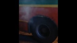 बेस्ट बसमधून धूर; विद्यार्थ्यांमध्ये घबराट…