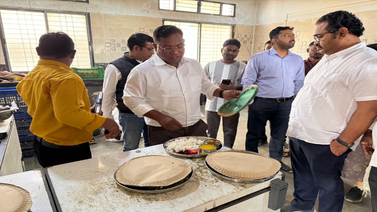 Laheri Ashram School Bhamragad Student Food Poisoning Gadchiroli MLA Milind Narote Visit Action