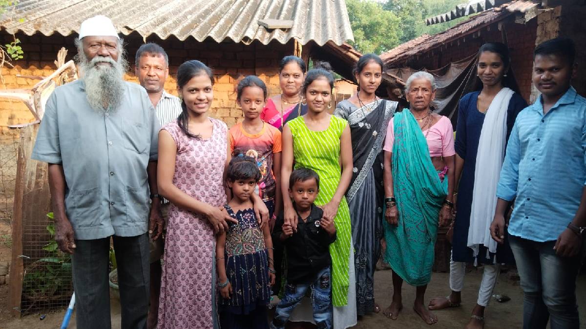 Bhiklya Ladkya Dhinda, a 92-year-old renowned Tarpa artist from Palghar's tribal community, receives the prestigious Padma Shri award but still faces severe poverty.