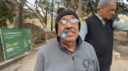 Maharashtra Municipal Election 2026 Voting : “बाईचं नाव रवींद्र असेल का?” पुरुष मतदाराच्या नावापुढे बाईचा फोटो; पुण्यात नेमकं काय चाललंय?