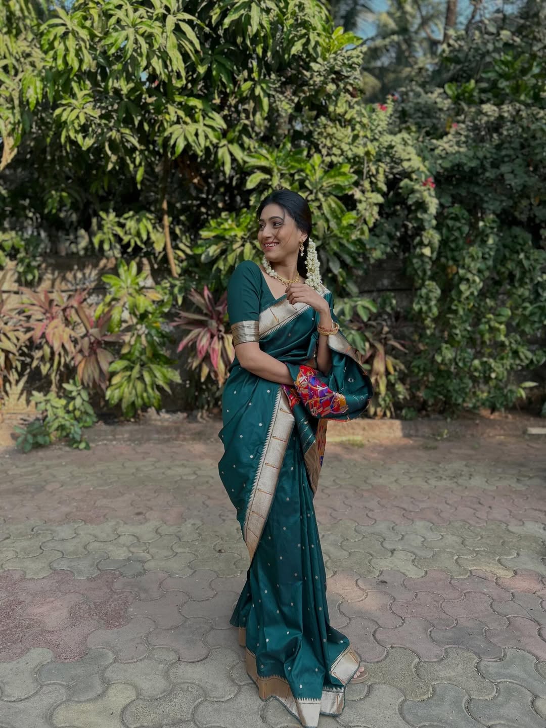 Reshma Shinde Green Muniya Paithani Saree