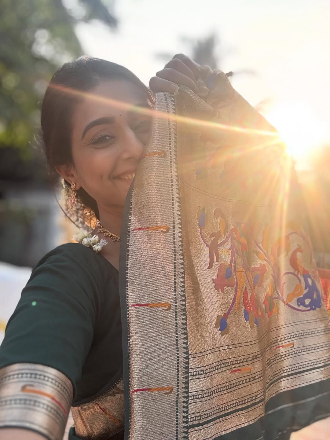 Reshma Shinde Green Muniya Paithani Saree