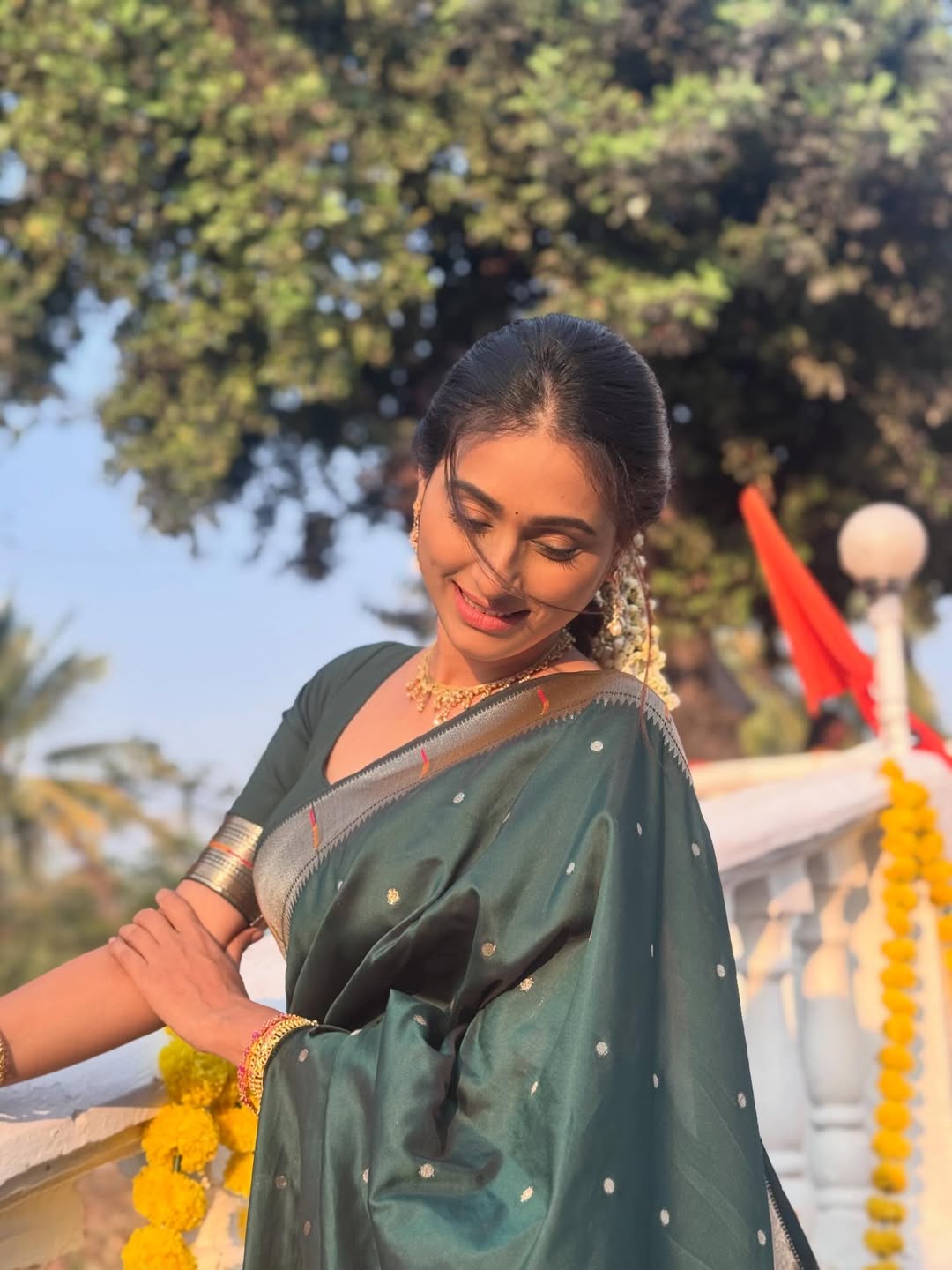 Reshma Shinde Green Muniya Paithani Saree