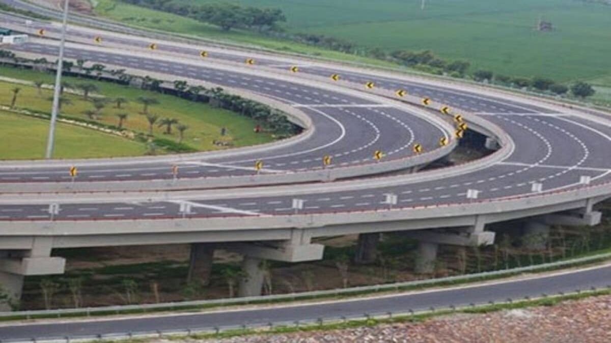 Nagpur Mumbai highway traffic block, MSRDC gantry work, Maharashtra highway traffic update, Amravati traffic restrictions, Samruddhi highway construction, highway traffic management India,