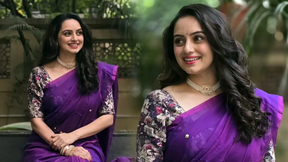 Shruti Marathe Purple Saree Look