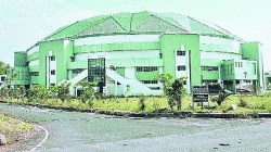 क्रीडा संकुले पुन्हा आमदारांच्या घशात ; आमदारांच्या तक्रारीनंतर मुख्यमंत्र्यांनी या माजी मंत्र्यांचा निर्णय फिरवला, ही आहेत कारणे ?