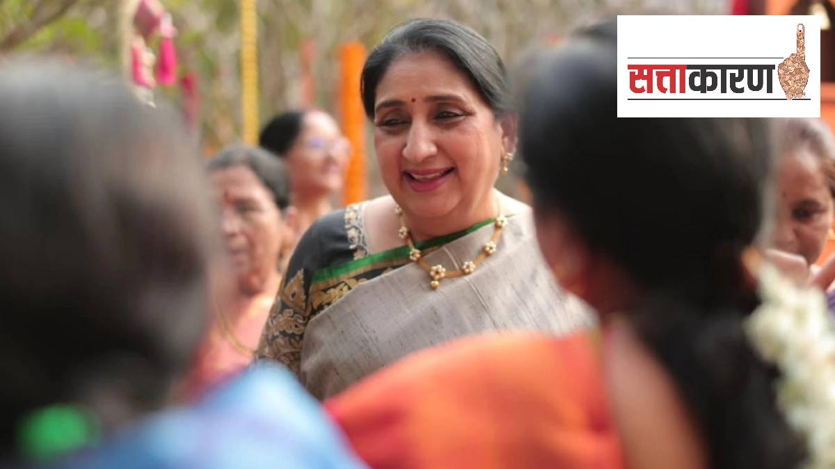 Sunetra Pawar taking oath as Deputy Chief Minister of Maharashtra