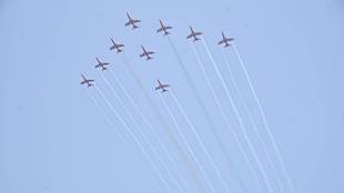 Thrilling coordination of nine aircraft of Surya Kiran Sangh in the skies of Nashik