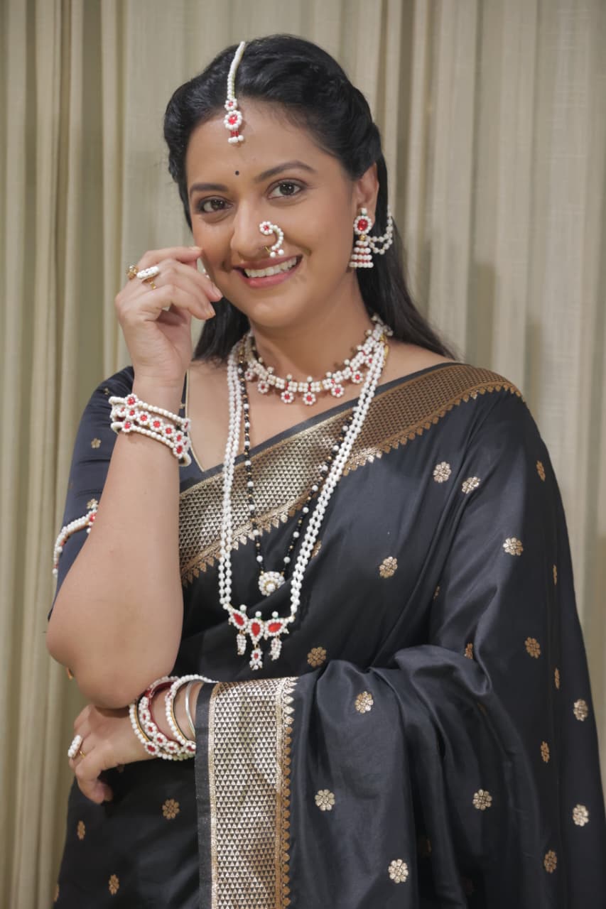 Veen Doghatli Hi Tutena Makar Sankranti 2026