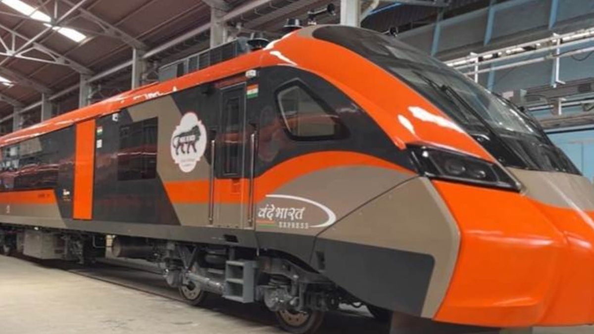 Vande Bharat Sleeper train, Indian Railways sleeper coach, Guwahati to Howrah train, Vande Bharat train 2026, sleeper train booking India, luxury train travel India, long-distance sleeper trains,