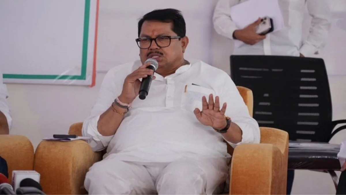 Chandrapur Congress update,Congress party leadership Maharashtra,Maharashtra municipal elections,Pratibha Danorkar Mayor Chandrapur,Vijay Vadettiwar Congress leader,BJP political strategies Maharashtra,Congress internal conflict resolution,