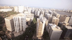 बिल्डरांच्या गुन्ह्याची शिक्षा रहिवाशांना?