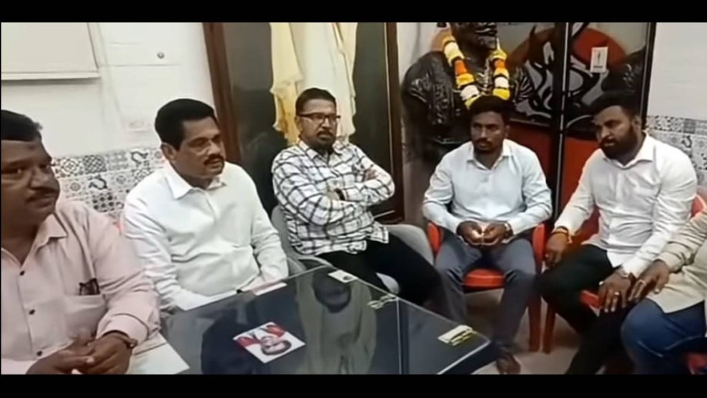 Thackeray group office bearers in Kalyan discussing the disqualification of missing corporators Thackeray group office bearers in Kalyan discussing the disqualification of missing corporators