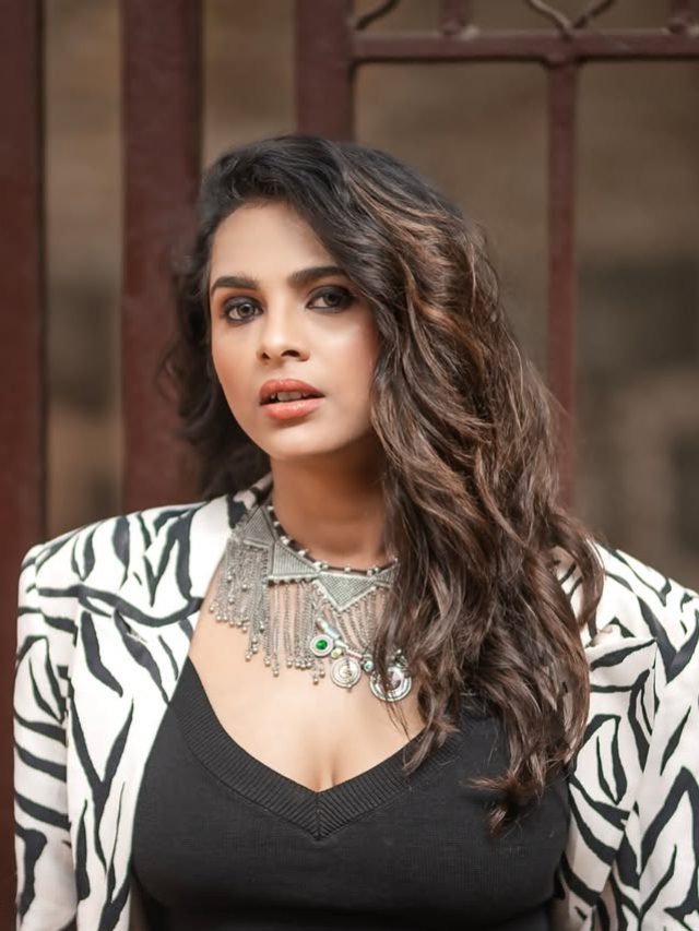 Amruta Dhongade glamorous look