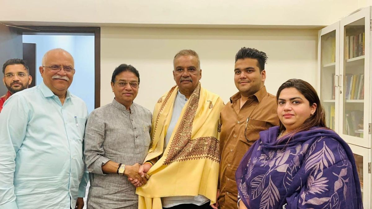 Hitendran Muzaffar Hussain Meets Hitendra Thakur: हितेंद्र ठाकुरांच्या भेटीला ...