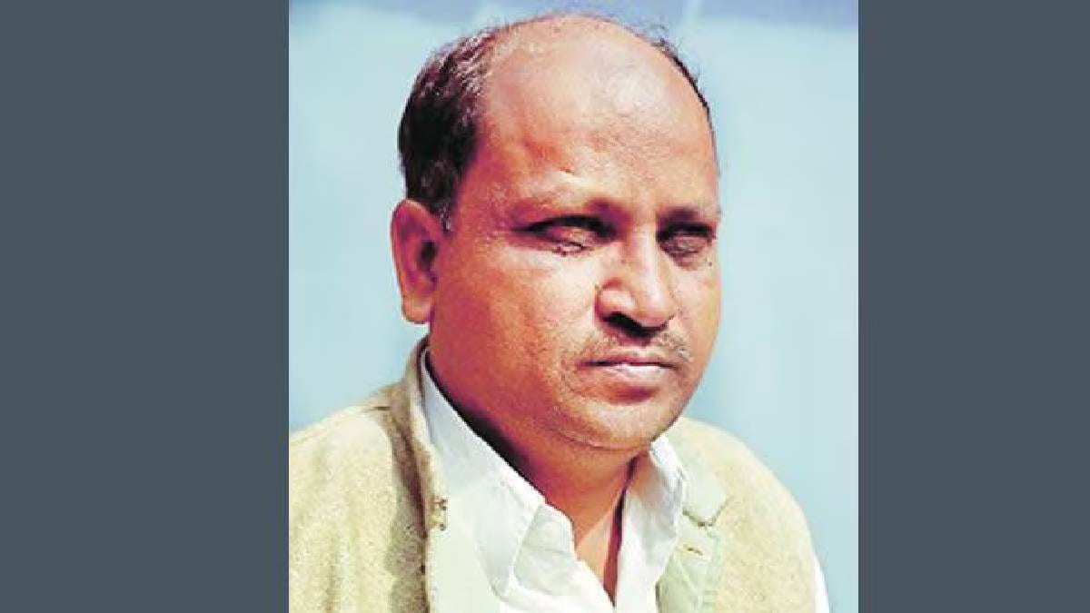 kishor tiwari criticizes uddhav thackeray raj thackeray gujarati claims