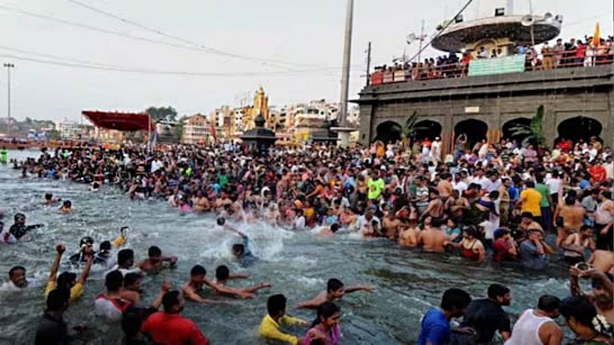 Kumbhmela 2027 in Nashik and Trimbakeshwar will feature uniform flagstaff design with strong cultural symbolism