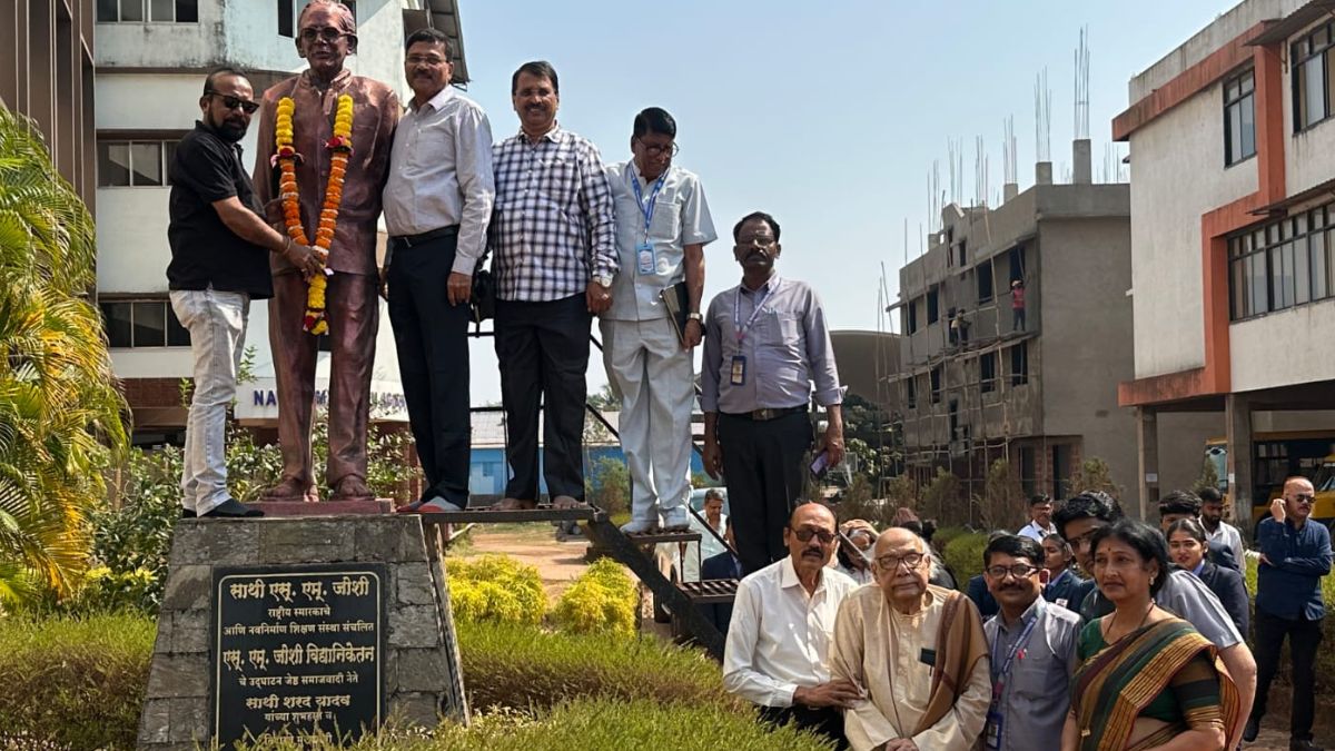 savarkar-tilak-nationalism-not-hindutva-madhumangesh-karnik