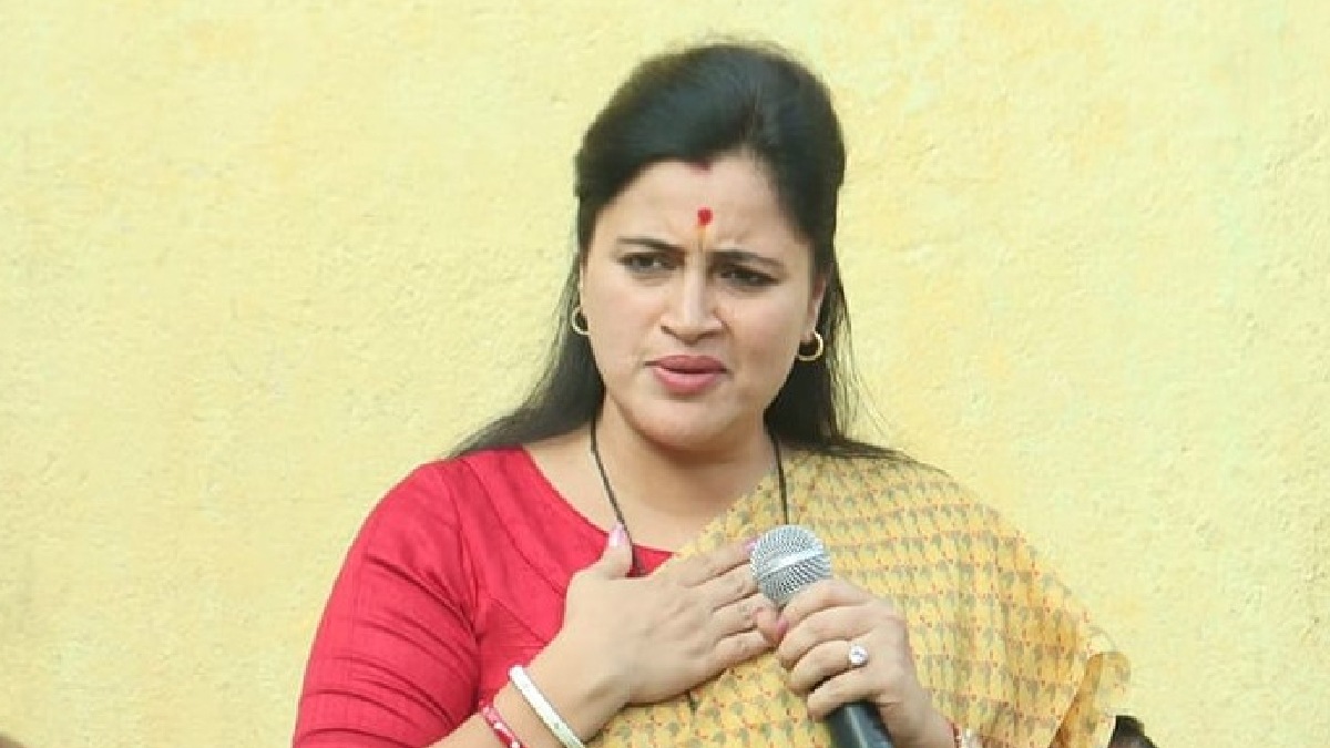 Navneet Rana response Revoke Asaduddin Owaisi Indian citizenship and send him to Pakistan