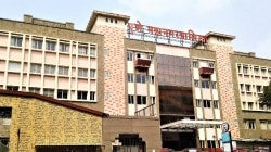 पत्नी विजयी होताच ‘अहों’चा रुबाब सुरू ! थेट अधिकाऱ्यांची बैठक घेऊन आदेशच दिले…