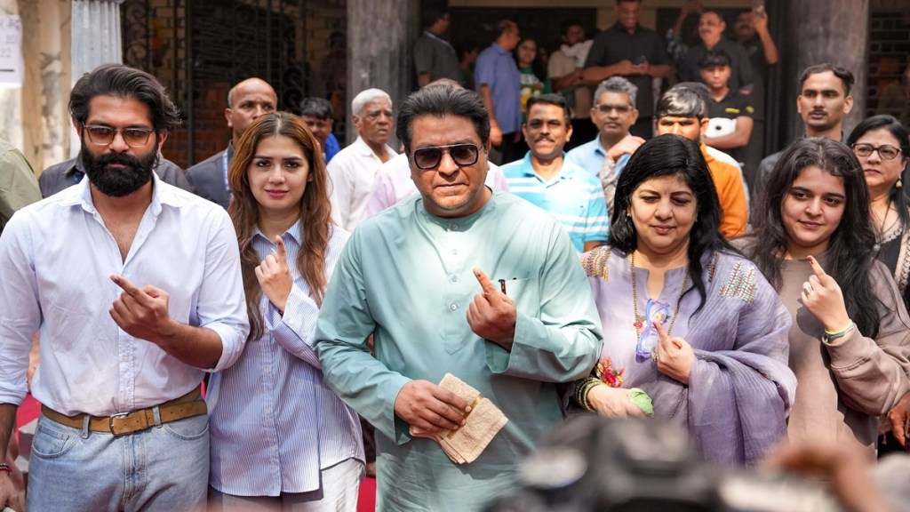 raj-thackeray-voting-in-bmc-election-2026