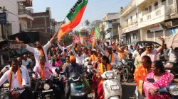 सांगली: शक्ती प्रदर्शन करत महापालिका निवडणुकीच्या प्रचाराची सांगता