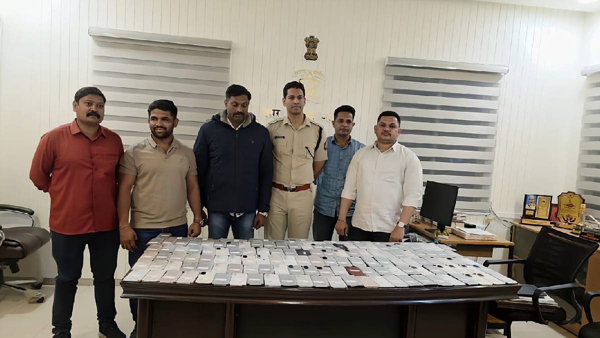 Malegaon police operation uncovers theft of 140 mobile sets worth Rs 27 lakhs