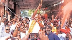 मुंबईत भाजपला सत्तेसाठी शिंदेंची मदत