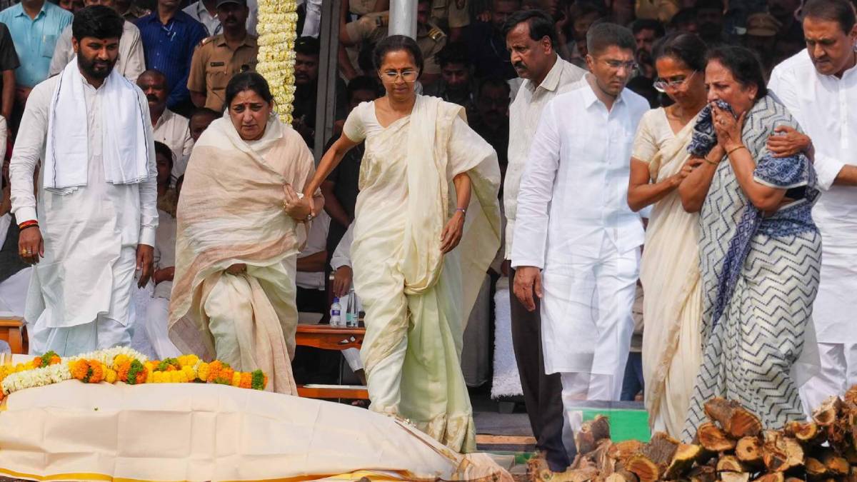 supriya sule consoled family ajit pawar plane crash death