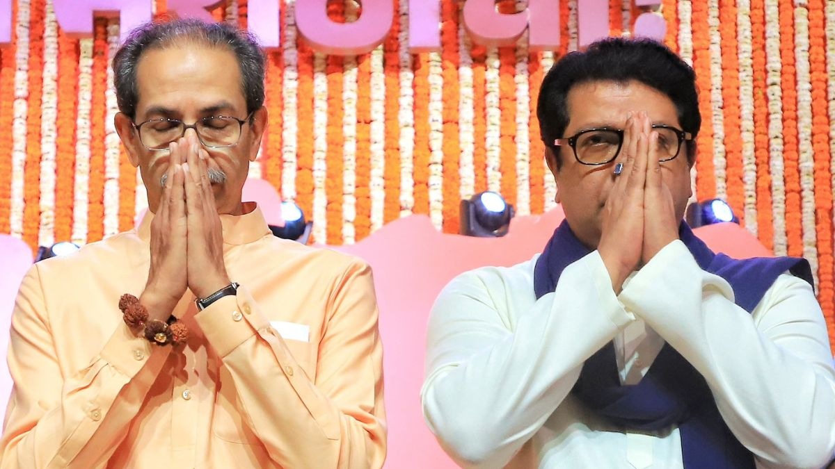 ahead of bmc polls thackeray brothers visit mumbadevi temple mumbai print news
