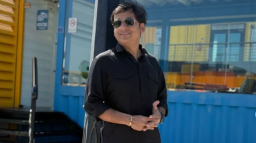 संकर्षणच्या कवितादेखील लोकप्रिय आहेत. त्याच्या कवितांचा चाहतावर्ग आहे. विविध सामाजिक-राजकीय विषयांवर आधारित, तसेच कविता मनात घर करणाऱ्या त्याच्या कविता कायमच चर्चेचा विषय ठरतात.