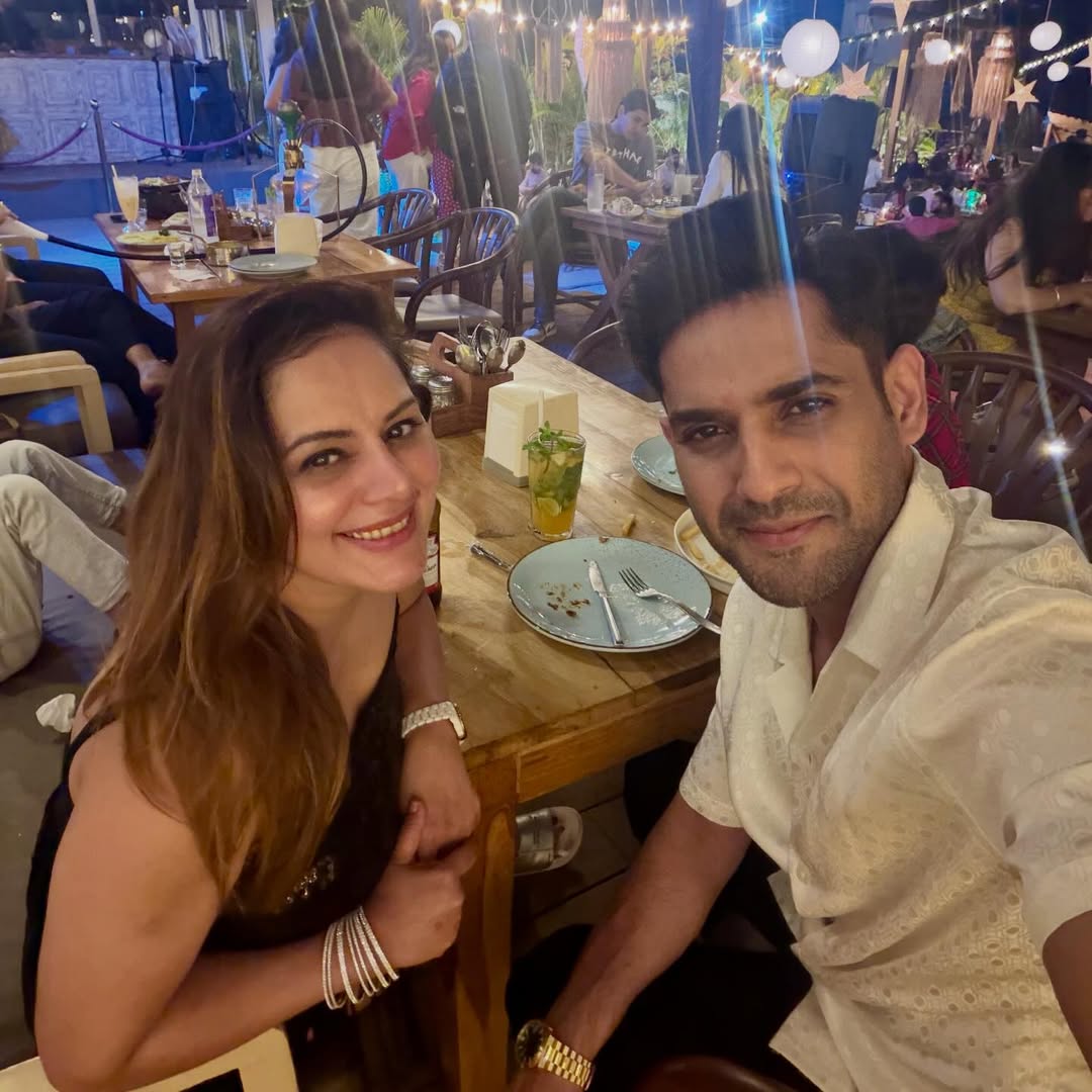 Mandar Jadhav family trip to Indore