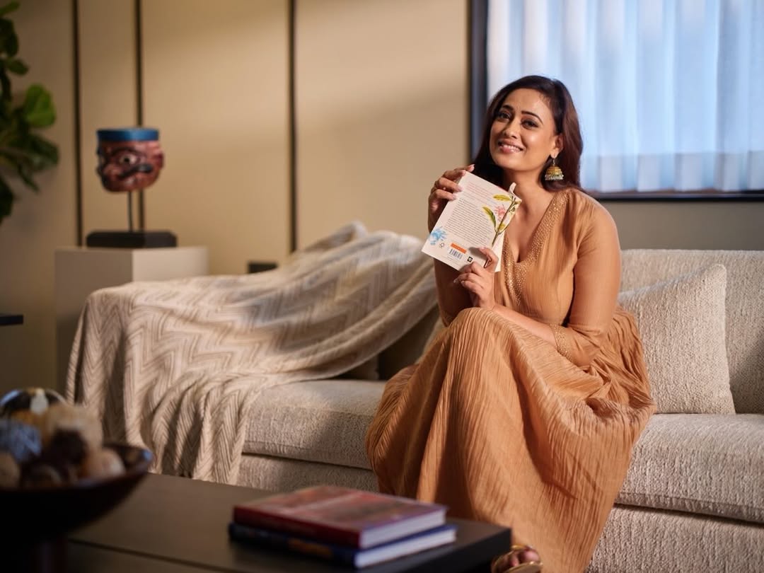 Shweta Tiwari in olive green ruffle dress, looking graceful and fit. photos viral