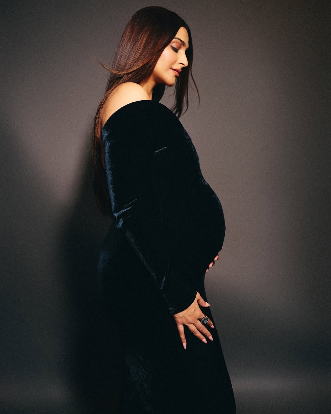 Sonam Kapoor second pregnancy maternity photos