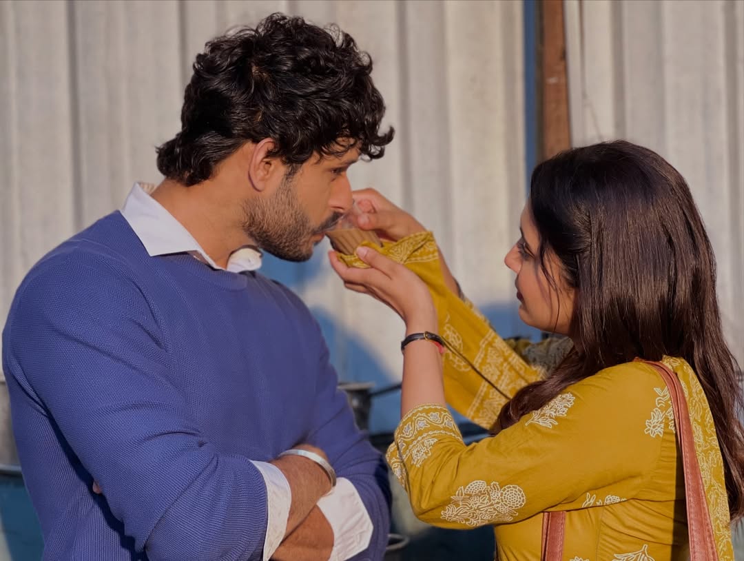 Vachan Dile Tu Mala Couple Chai Pe Charcha Photos Go Viral On Social Media