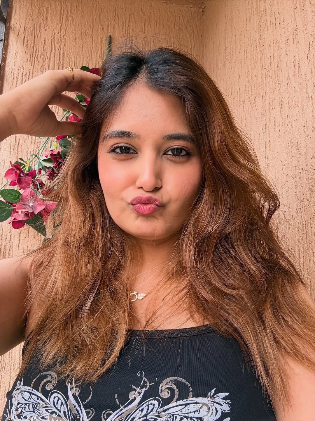 Anushka Pimputkar pink dress look