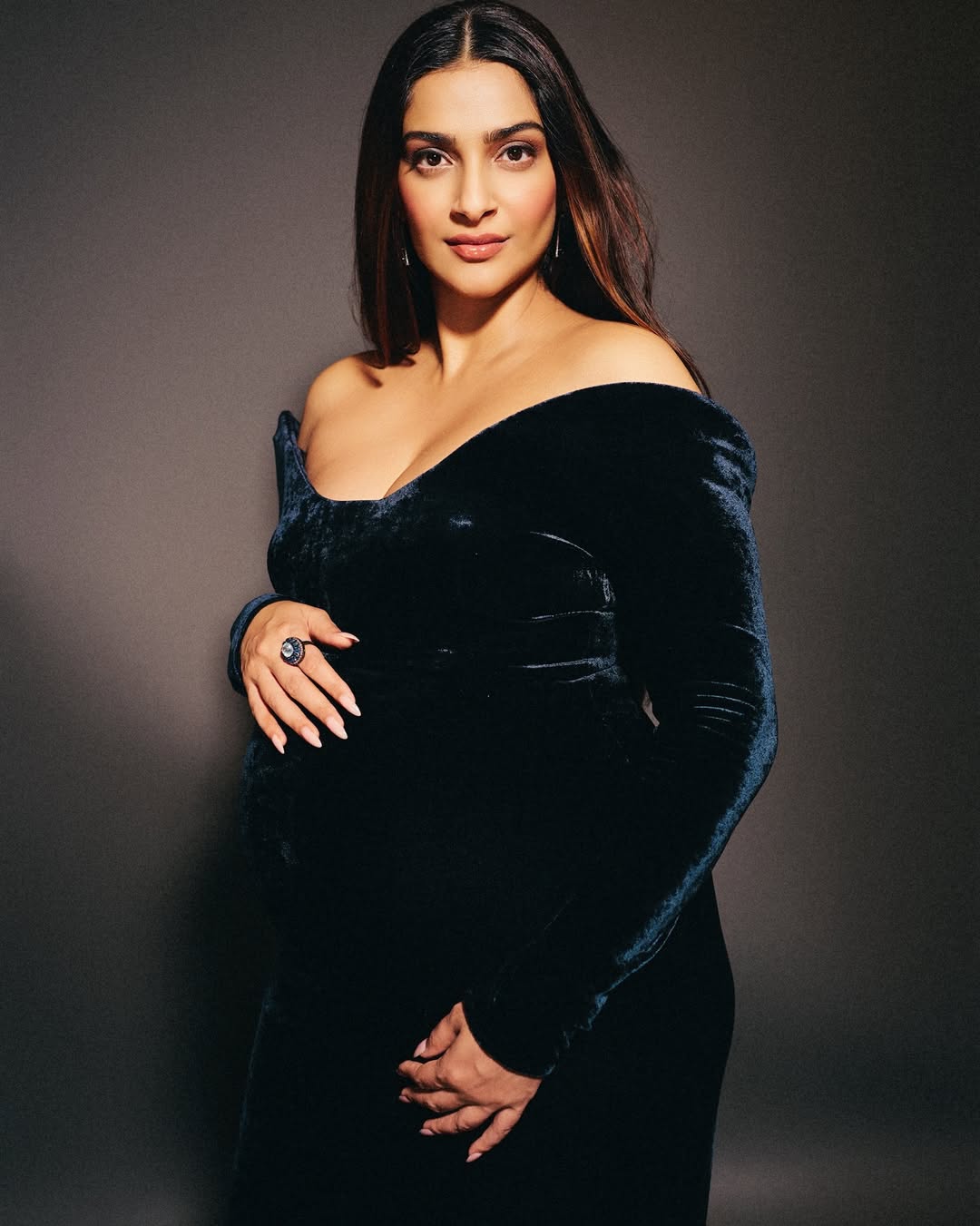Sonam Kapoor second pregnancy maternity photos